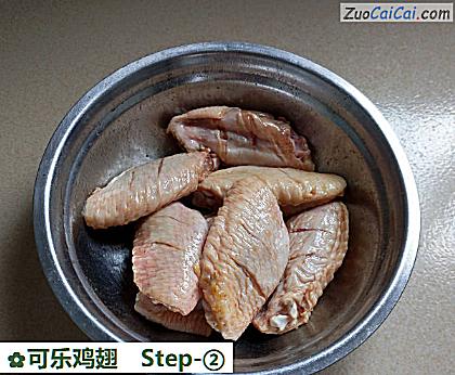 可乐鸡翅做法第二步骤