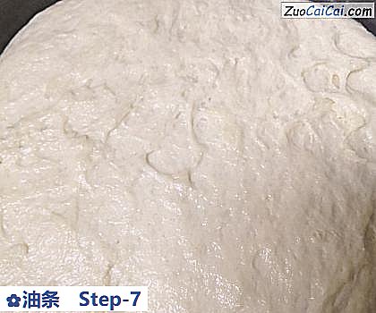 油条做法第七步骤