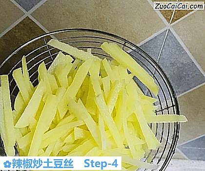 辣椒炒土豆丝做法第四步骤