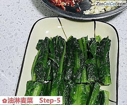 油淋麦菜做法第五步骤