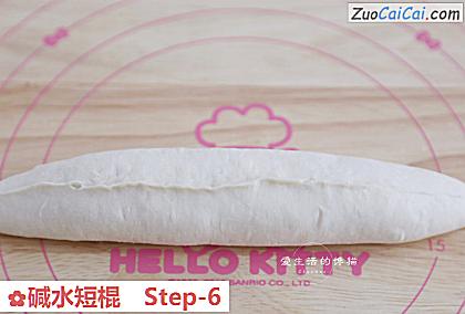 碱水短棍做法第六步骤