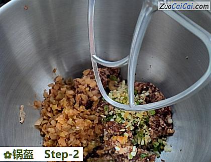 锅盔做法第二步骤