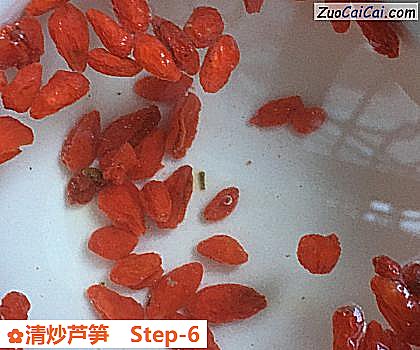 清炒芦笋做法第六步骤