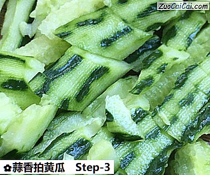 蒜香拍黄瓜做法第三步骤