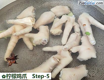 柠檬鸡爪做法第五步骤