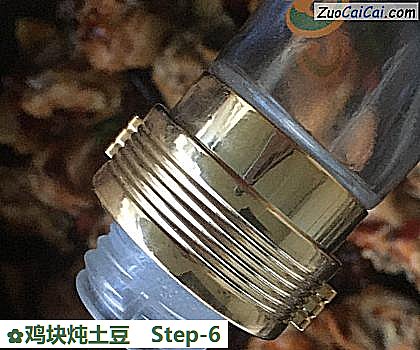 鸡块炖土豆做法第六步骤