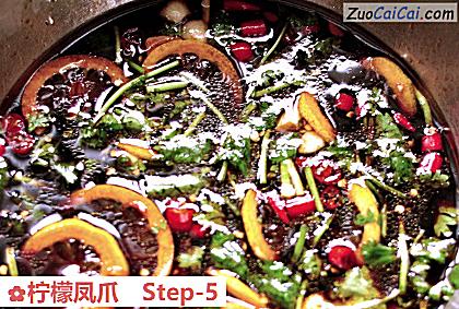 柠檬凤爪做法第五步骤