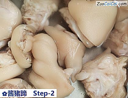 酱猪蹄做法第二步骤
