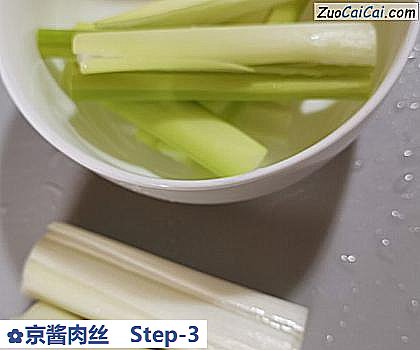 京酱肉丝做法第三步骤