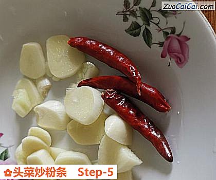 头菜炒粉条做法第五步骤