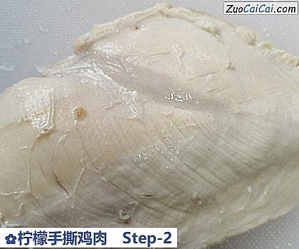 柠檬手撕鸡肉做法第二步骤