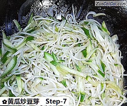 黄瓜炒豆芽做法第七步骤