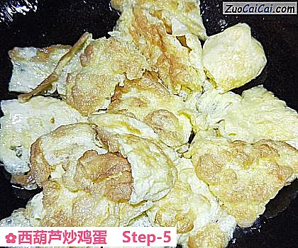 西葫芦炒鸡蛋做法第五步骤