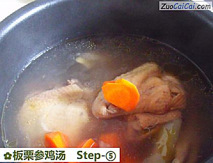 板栗参鸡汤做法第五步骤