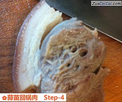蒜苗回锅肉做法第四步骤