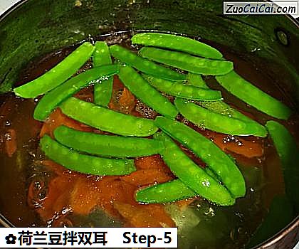 荷兰豆拌双耳做法第五步骤