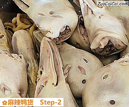 麻辣鸭货做法第二步骤