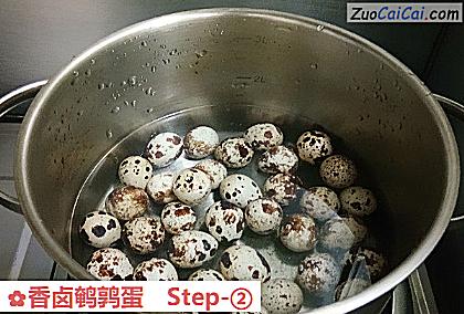 香卤鹌鹑蛋做法第二步骤