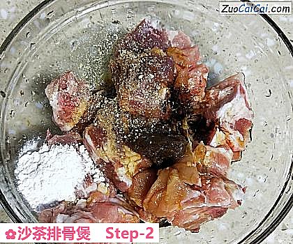沙茶排骨煲做法第二步骤
