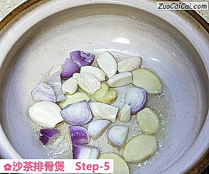 沙茶排骨煲做法第五步骤
