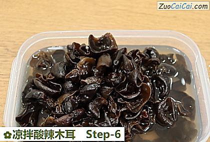 凉拌酸辣木耳做法第六步骤