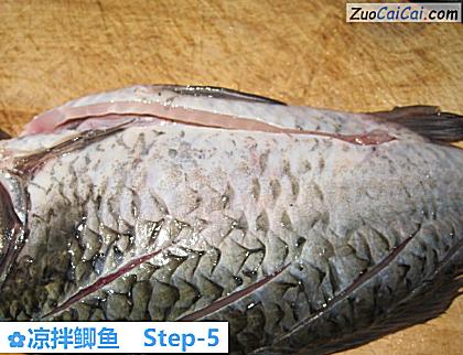凉拌鲫鱼做法第五步骤