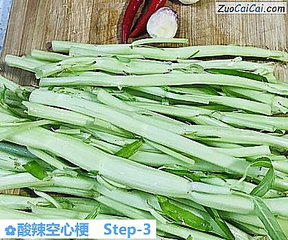 酸辣空心梗做法第三步骤