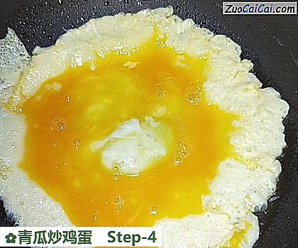 青瓜炒鸡蛋做法第四步骤