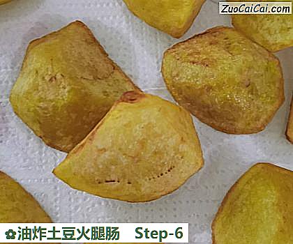 油炸土豆火腿肠做法第六步骤
