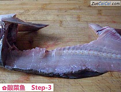 酸菜鱼做法第三步骤