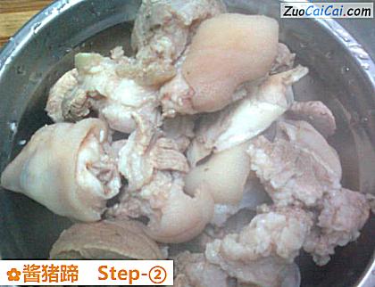 酱猪蹄做法第二步骤