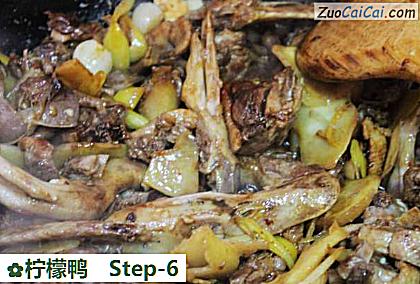 柠檬鸭做法第六步骤