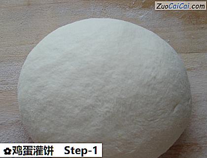 鸡蛋灌饼做法第一步骤