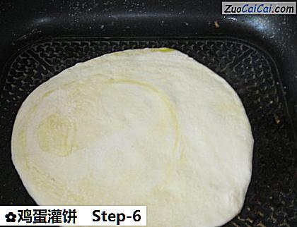 鸡蛋灌饼做法第六步骤