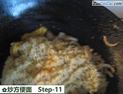 炒方便面做法第十一步骤