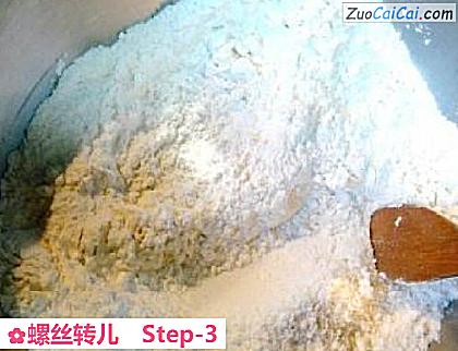 螺丝转儿做法第三步骤