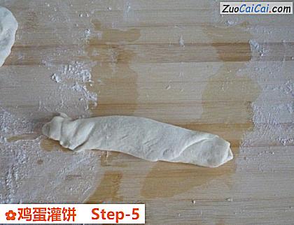 鸡蛋灌饼做法第五步骤
