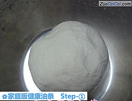 家庭版健康油条做法第一步骤