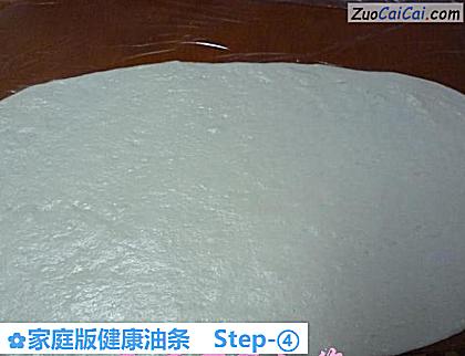 家庭版健康油条做法第四步骤