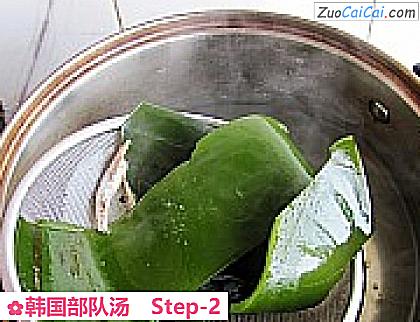 韩国部队汤做法第二步骤