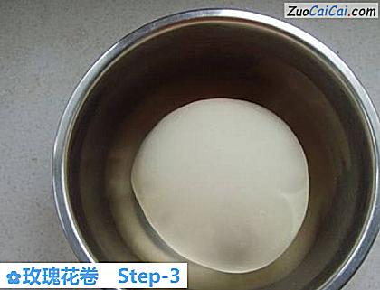 玫瑰花卷做法第三步骤