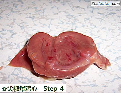 尖椒爆鸡心做法第四步骤