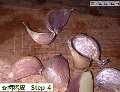 卤猪皮做法第四步骤