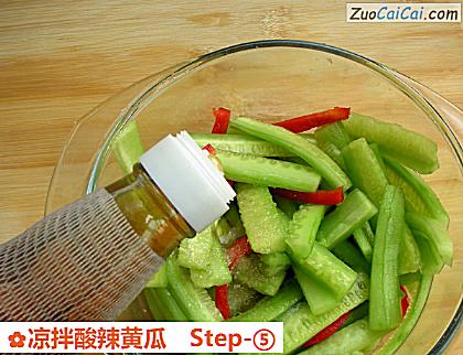 凉拌酸辣黄瓜做法第五步骤