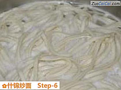 什锦炒面做法第六步骤