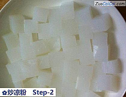 炒凉粉做法第二步骤