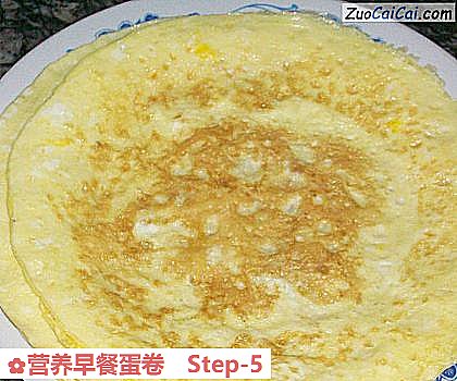 营养早餐蛋卷做法第五步骤
