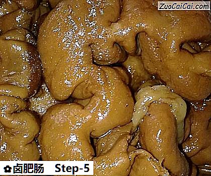 卤肥肠做法第五步骤