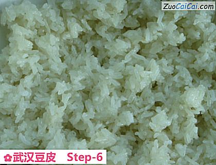 武汉豆皮做法第六步骤