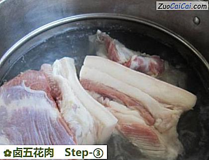 卤五花肉做法第三步骤